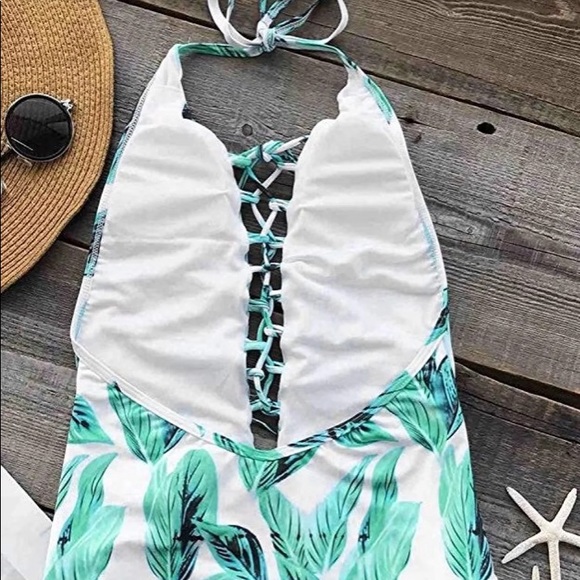 One piece - Picture 2 of 3